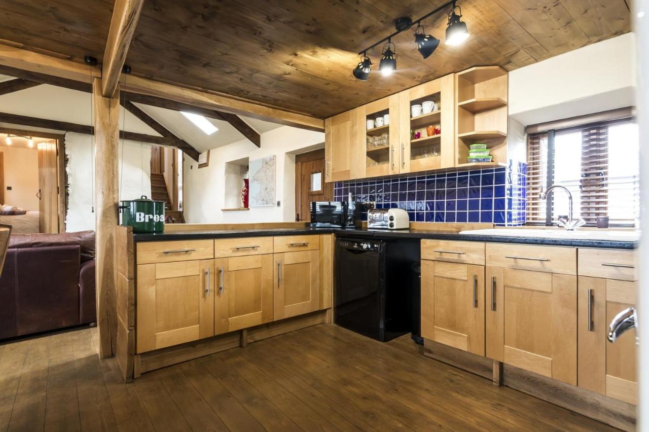 Foxglove - Luxurious Barn Conversion - Blossom Farm Johnston Exteriör bild