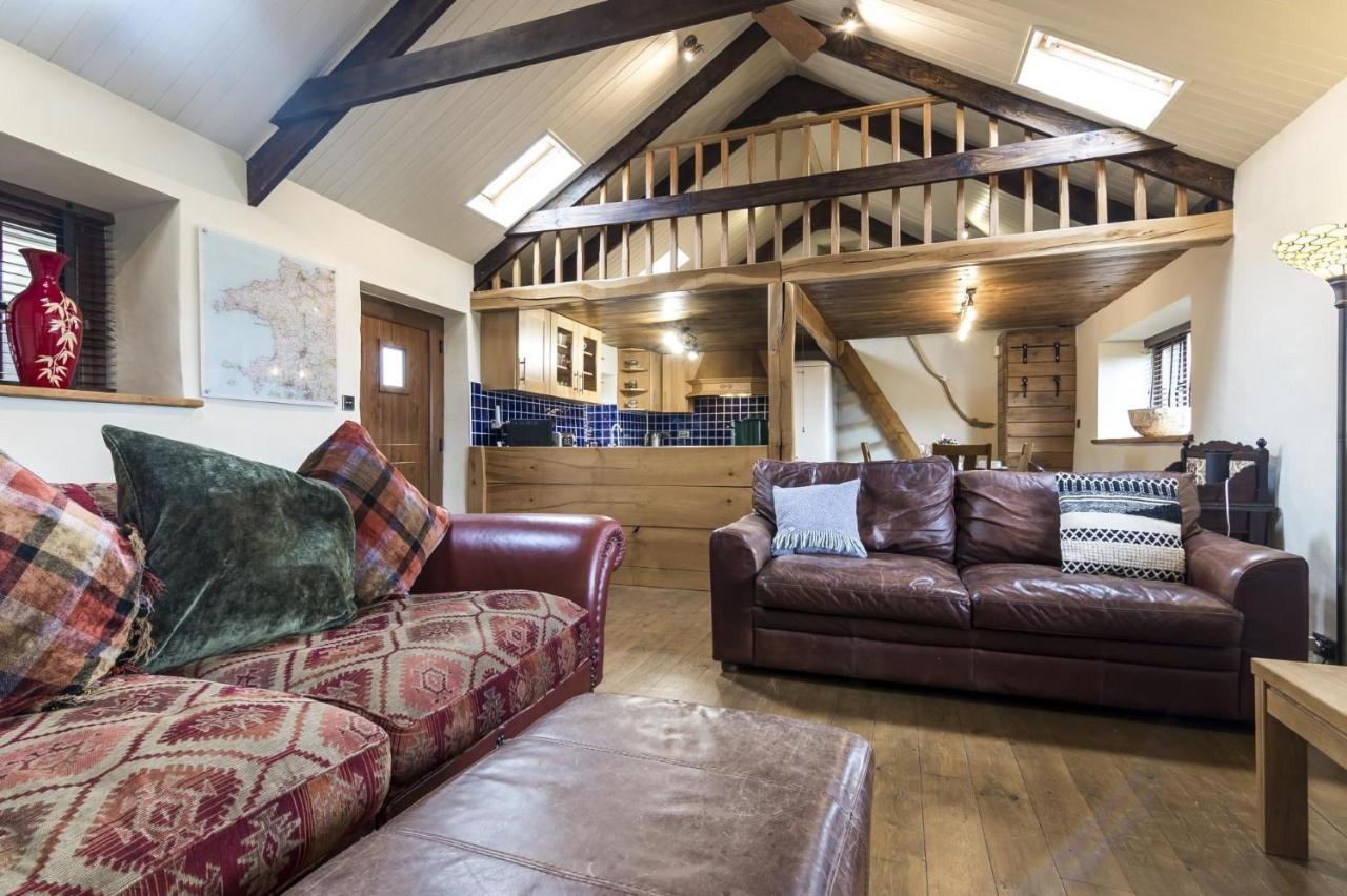Foxglove - Luxurious Barn Conversion - Blossom Farm Johnston Exteriör bild