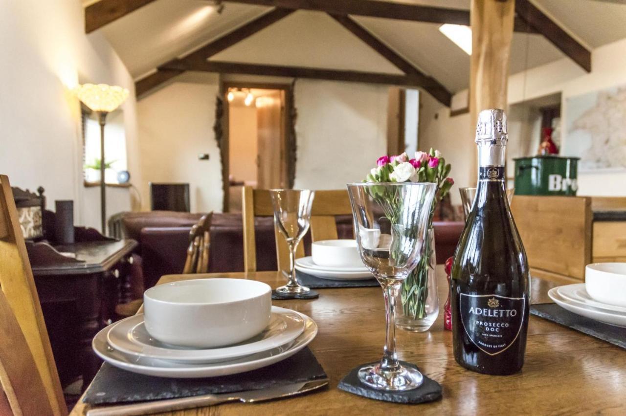 Foxglove - Luxurious Barn Conversion - Blossom Farm Johnston Exteriör bild